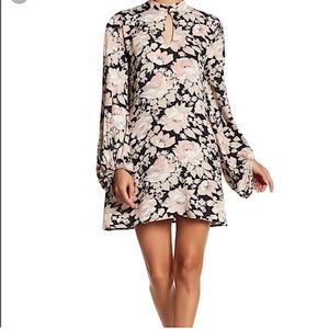 Wild Pearl Pullover Tunic Mini Dress Floral Print Flowy Sleeves